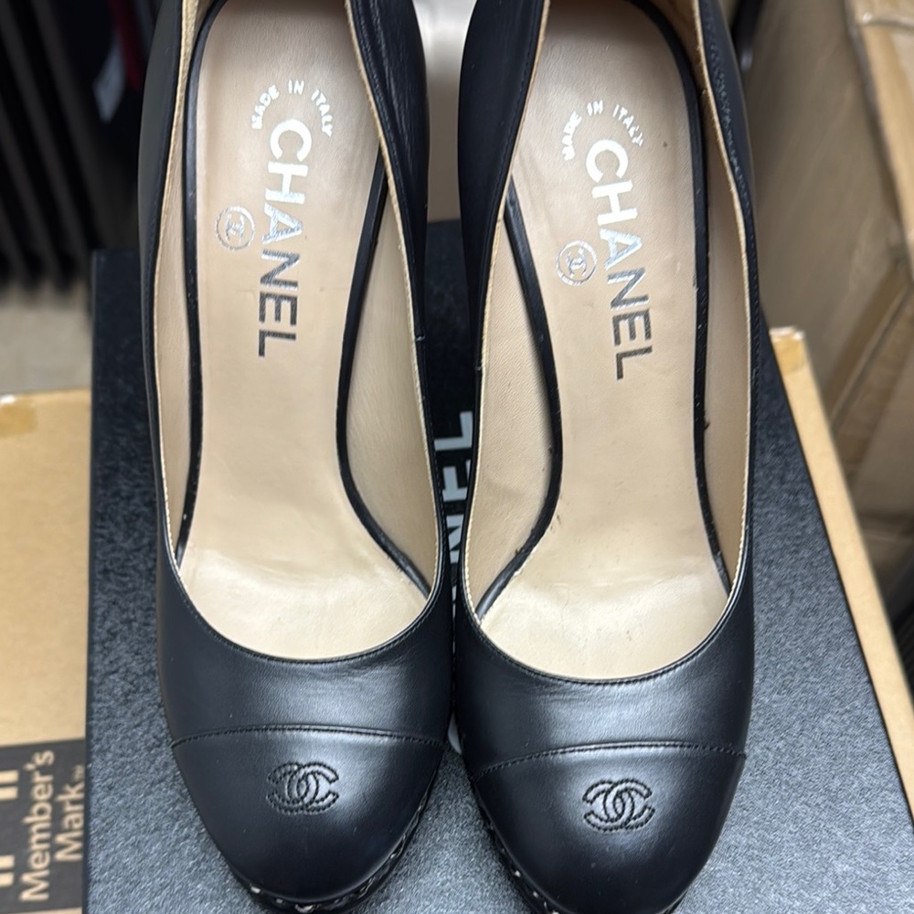 Authentic CHANEL Black Leather Cap Toe Heels